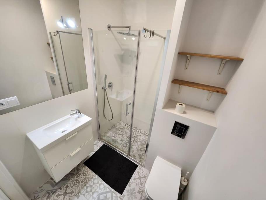 Apartstars - Powstancow #32 With Terrace Rzeszow Bagian luar foto
